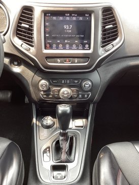 Used 2021 Jeep Cherokee Trailhawk w/ Premium Leather Package image 22