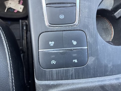 Used 2020 Ford Escape Titanium image 11