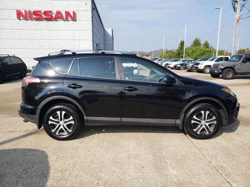 Used 2017 Toyota RAV4 LE image 10
