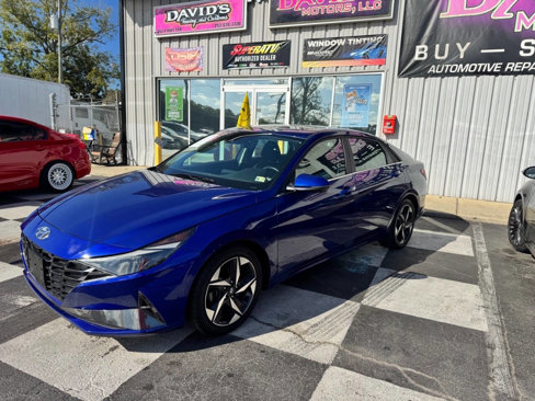 Used 2022 Hyundai Elantra SEL w/ Convenience + Premium Package image 2