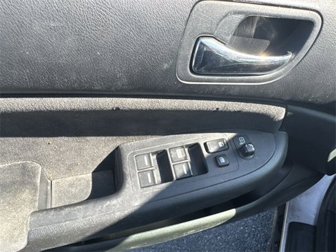 Used 2004 Honda Accord LX image 12