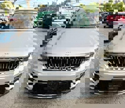 Used 2022 Jeep Grand Cherokee Laredo w/ Luxury Tech Group I image 7
