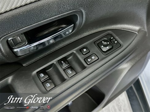 Used 2017 Mitsubishi Outlander SE image 20