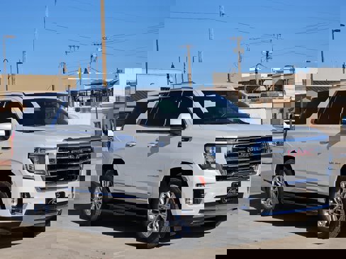 Used 2022 GMC Yukon SLT w/ SLT Luxury Package image 6