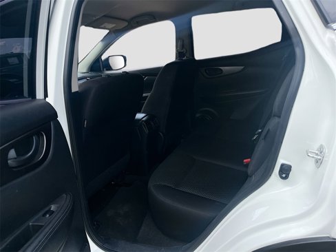 Used 2021 Nissan Rogue Sport S image 22