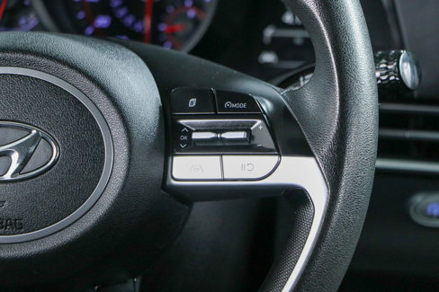 Used 2022 Hyundai Elantra SEL image 14