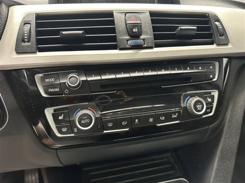Used 2018 BMW 320i xDrive Sedan w/ Convenience Package image 23