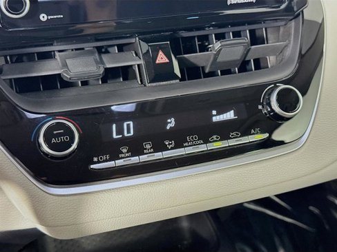 Used 2022 Toyota Corolla LE image 17