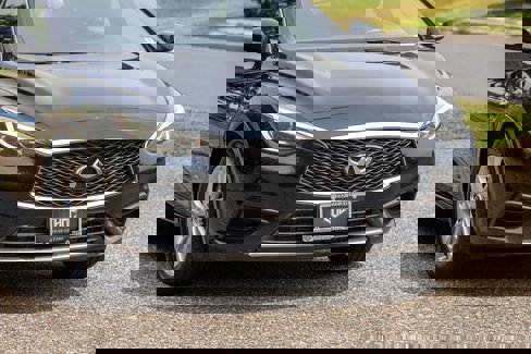 Used 2017 INFINITI QX30 w/ Cargo Package image 6