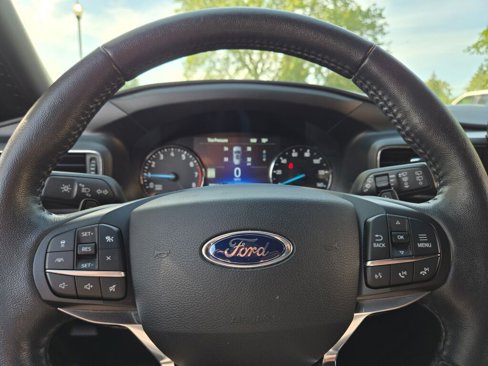 Used 2020 Ford Explorer Limited image 40