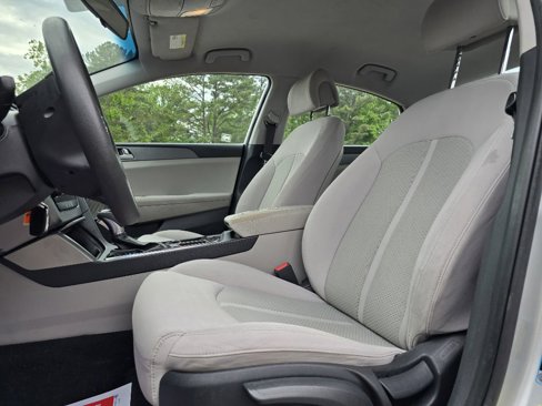 Used 2017 Hyundai Sonata SE image 11