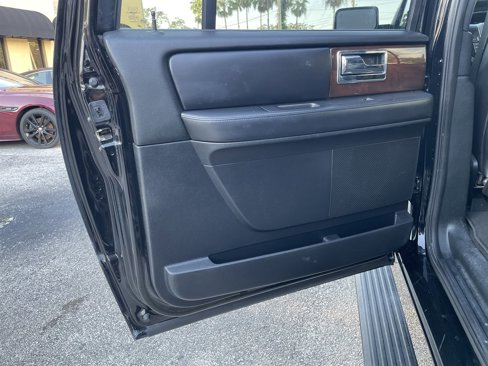 Used 2016 Lincoln Navigator L Select image 35