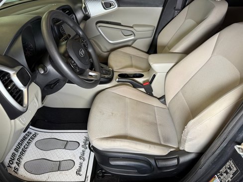Used 2020 Kia Soul LX image 18
