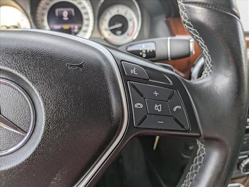 Used 2013 Mercedes-Benz GLK 350 4MATIC image 13