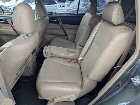 Used 2013 Toyota Highlander Limited image 9
