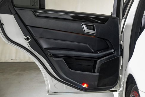 Used 2015 Mercedes-Benz E 350 Sedan image 32