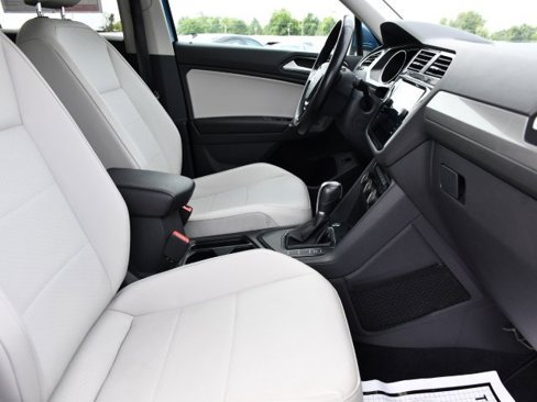 Used 2018 Volkswagen Tiguan SEL image 31