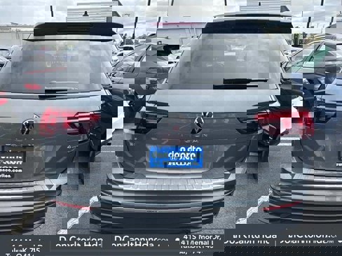 Used 2024 Volkswagen Tiguan SE image 4