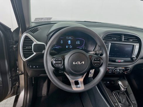 Certified 2023 Kia Soul LX w/ LX Technology Package image 18