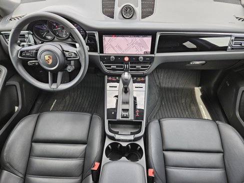 Certified 2025 Porsche Macan image 34