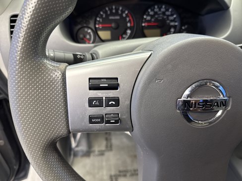Used 2016 Nissan Frontier SV image 15