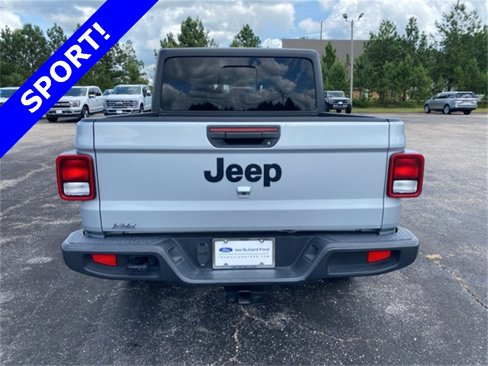 Used 2023 Jeep Gladiator Sport image 13