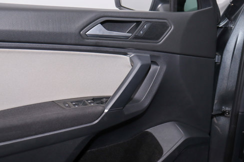 Used 2020 Volkswagen Tiguan S image 10