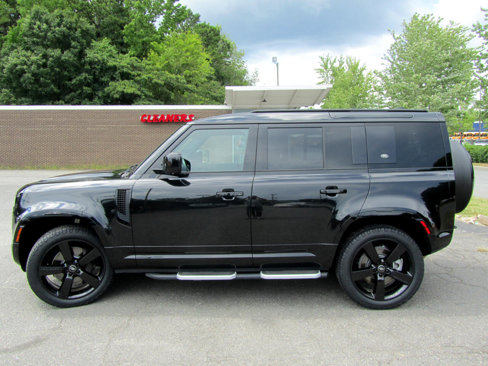 Used 2023 Land Rover Defender 110 X-Dynamic SE image 7