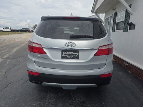Used 2014 Hyundai Santa Fe GLS image 7