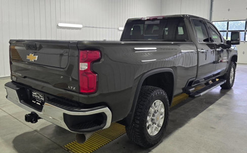 Used 2022 Chevrolet Silverado 3500 LTZ w/ LTZ Plus Package image 6