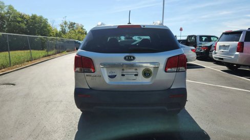 Used 2011 Kia Sorento LX image 7