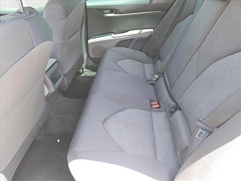 Used 2018 Toyota Camry LE image 16