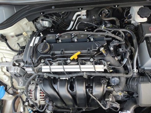 Used 2017 Hyundai Elantra SE image 30