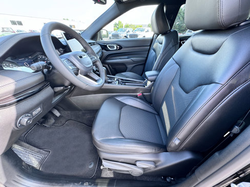 New 2026 Jeep Compass Latitude image 8