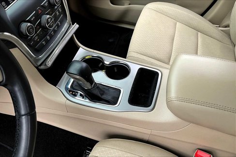 Used 2021 Jeep Grand Cherokee Laredo image 15
