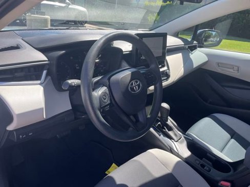 Used 2023 Toyota Corolla LE image 3