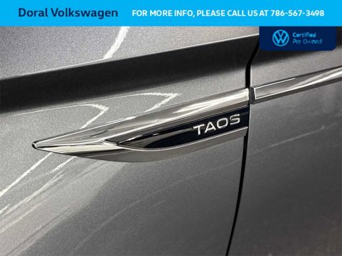 Certified 2022 Volkswagen Taos SE image 11
