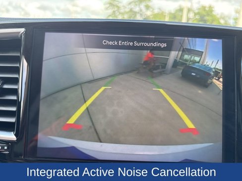 Used 2023 Chrysler Pacifica Limited image 23