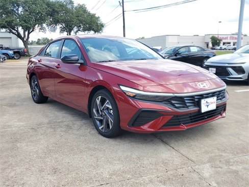 New 2025 Hyundai Elantra Sport image 2