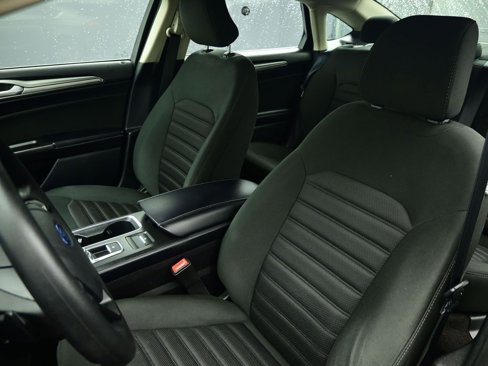 Used 2019 Ford Fusion SE image 14