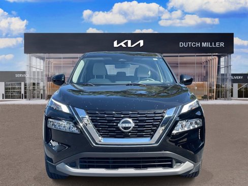Used 2023 Nissan Rogue SV image 2