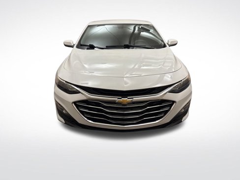 Used 2020 Chevrolet Malibu LT image 2
