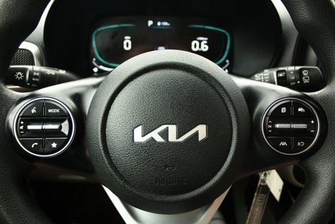 Used 2023 Kia Soul LX image 14