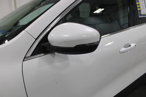 Used 2020 Ford Escape Titanium w/ Titanium Premium Package 2.0 image 14