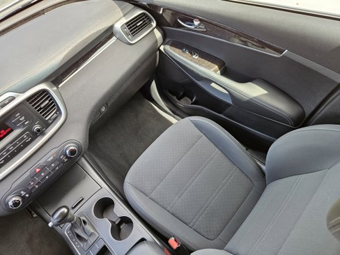 Used 2017 Kia Sorento L image 17