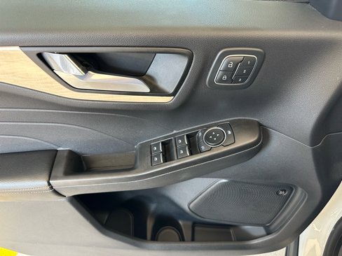 Certified 2021 Ford Escape Titanium w/ Titanium Elite Package image 17