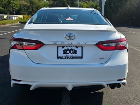 Used 2021 Toyota Camry SE image 5