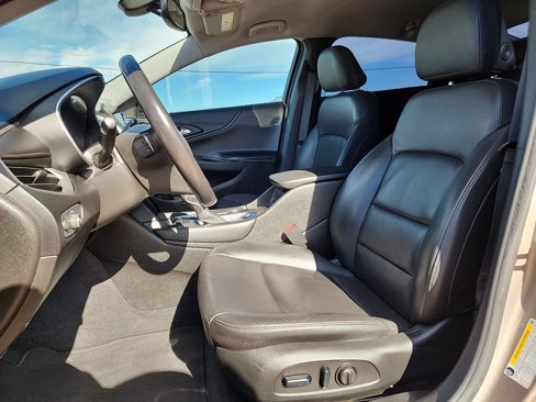 Used 2022 Chevrolet Malibu LT w/ Leather Package image 11