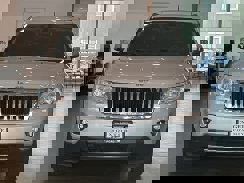 Used 2012 Jeep Grand Cherokee Limited w/ Trailer Tow Group IV image 2
