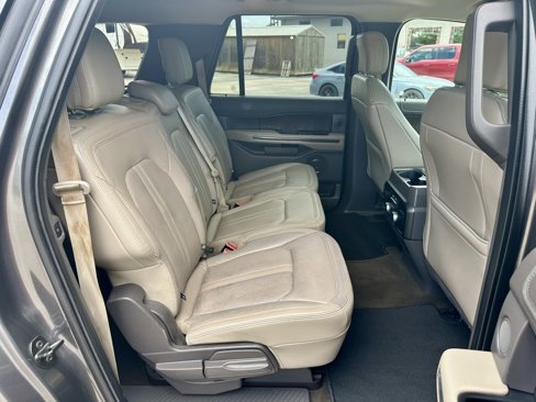 Used 2019 Ford Expedition Max Limited image 12
